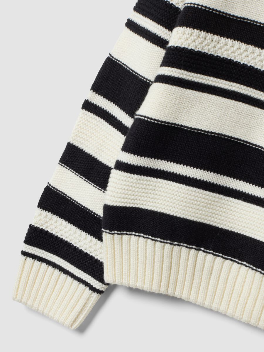 White striped cotton-blend crew-neck top for girls_3