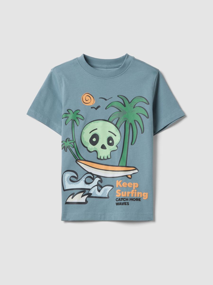 T-shirt azzurra in puro cotone con stampa surf per bambino regular fit_0