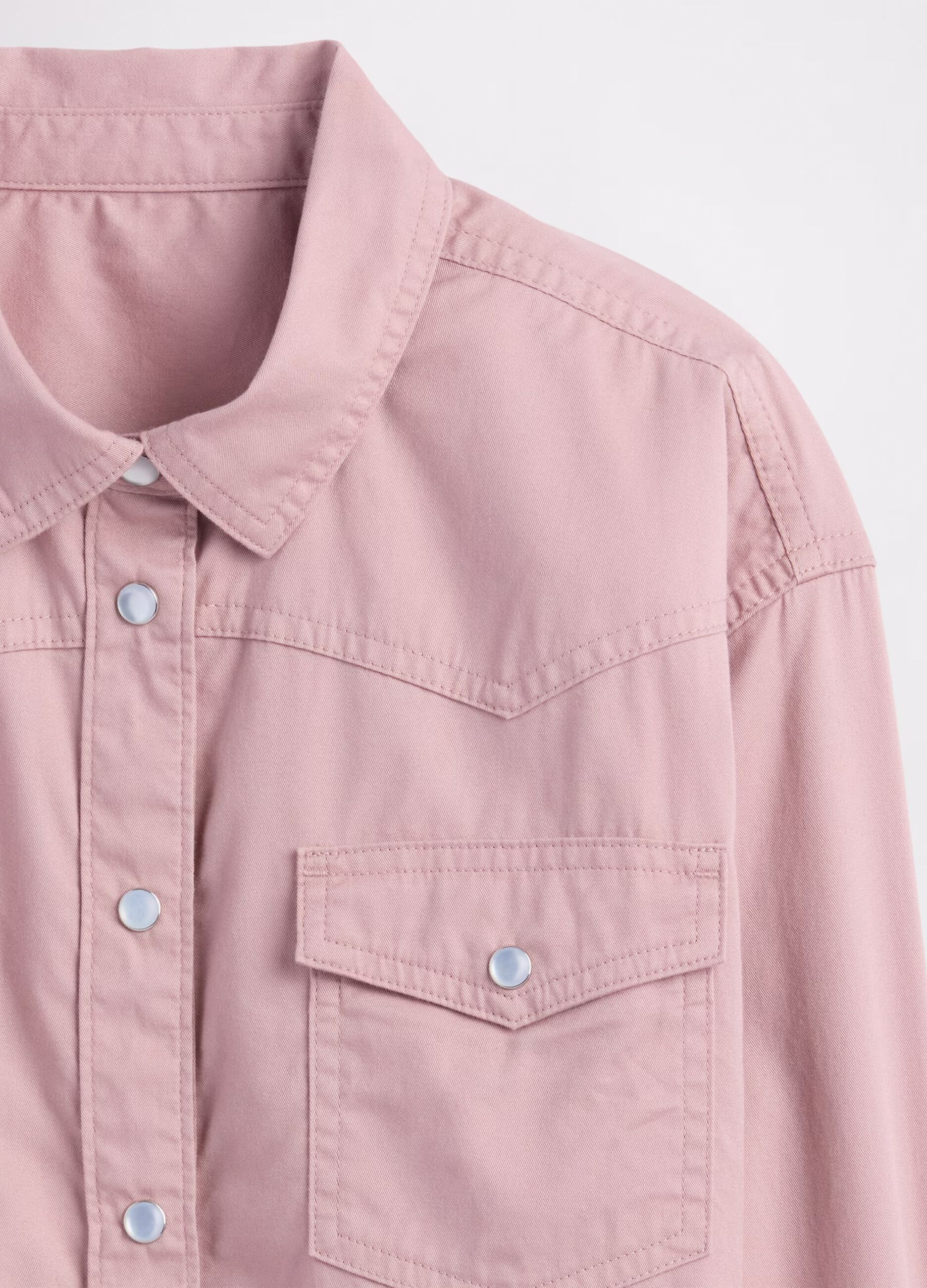 Pink shirt with button pockets