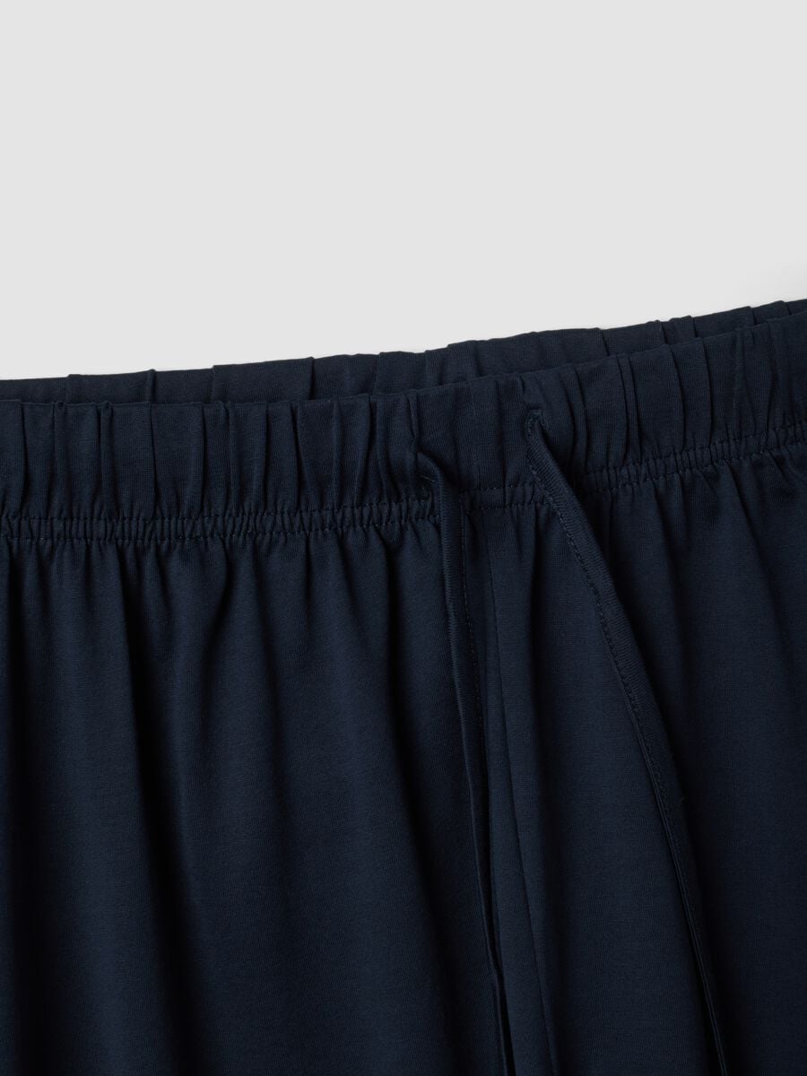 Pigiama blu in puro cotone organico con scollo serafino regular fit_5