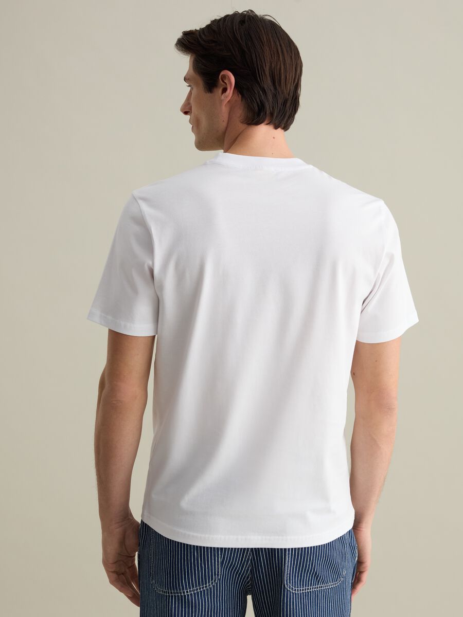 Plain cotton T-shirt with round neck._2