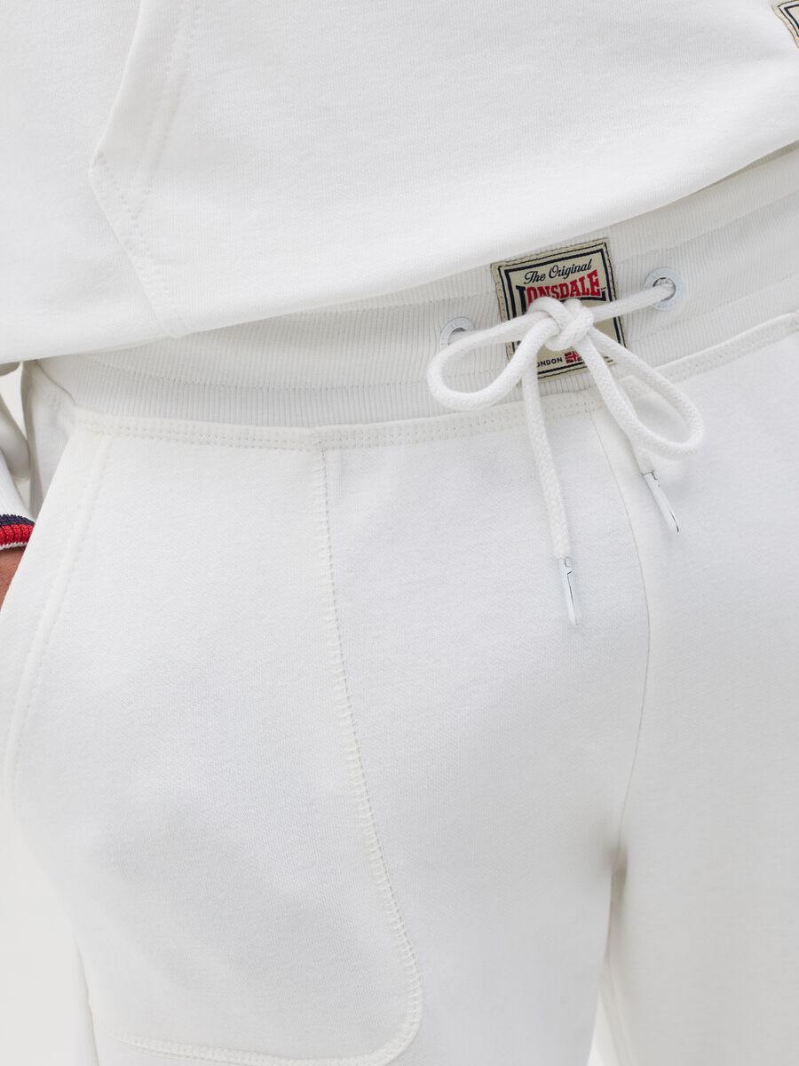 White Bermuda joggers with logo print_2