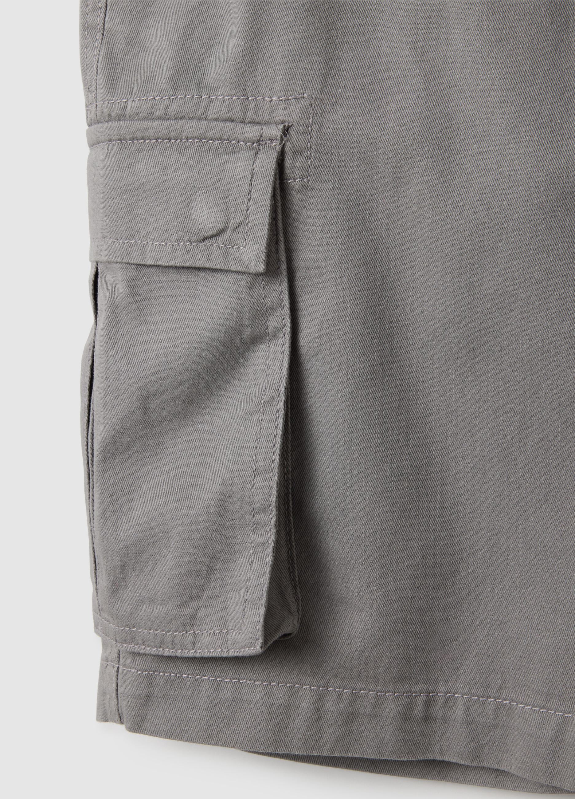Men's grey regular fit pure cotton Bermuda shorts