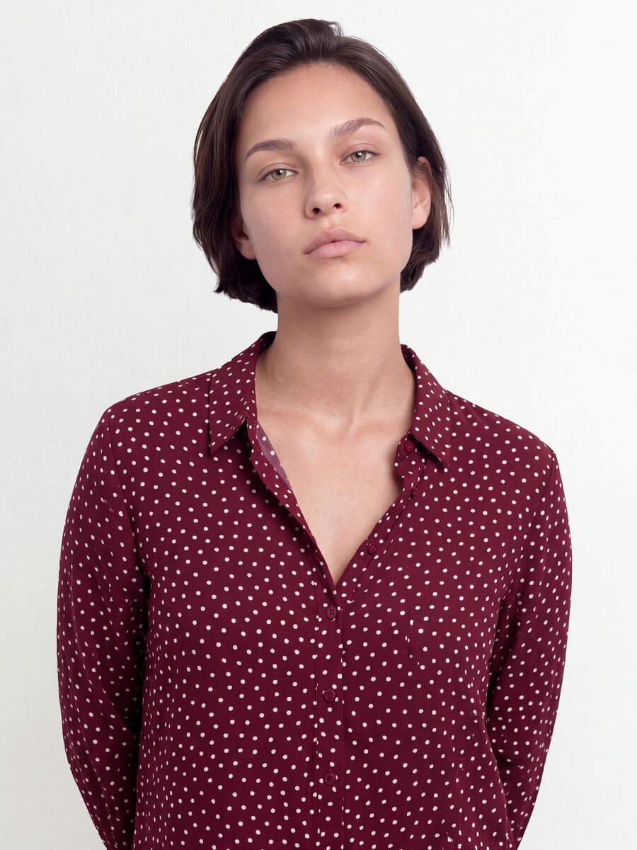 Camicia rossa a pois con colletto classico regular fit_0