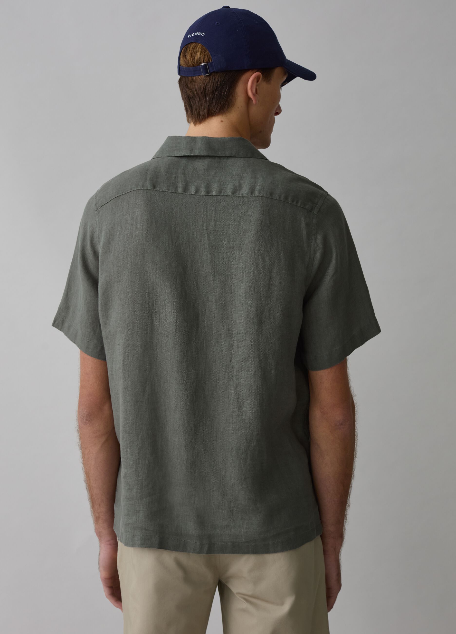 Linen shirt with short sleeves