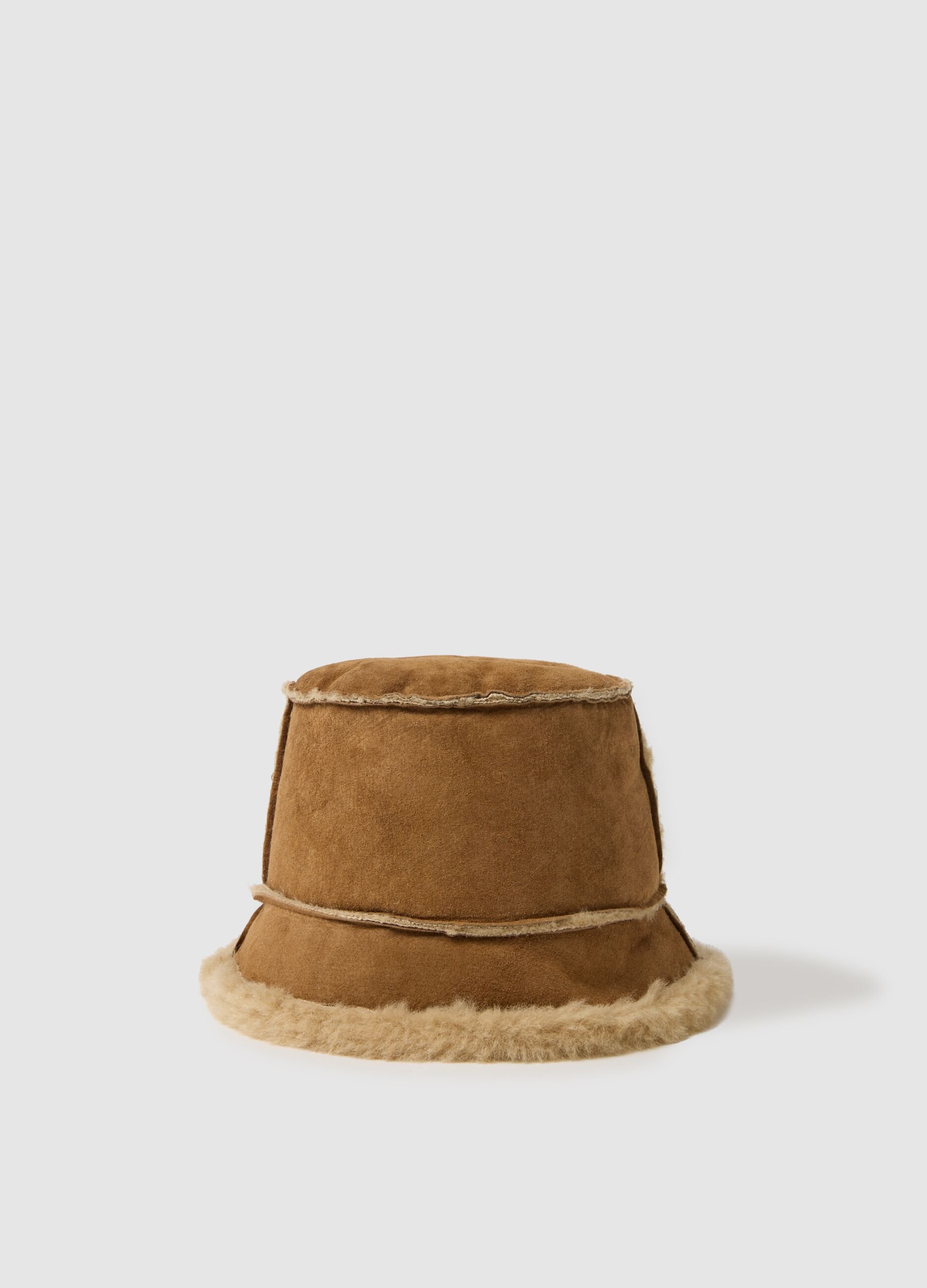 Dark beige bucket hat in genuine leather