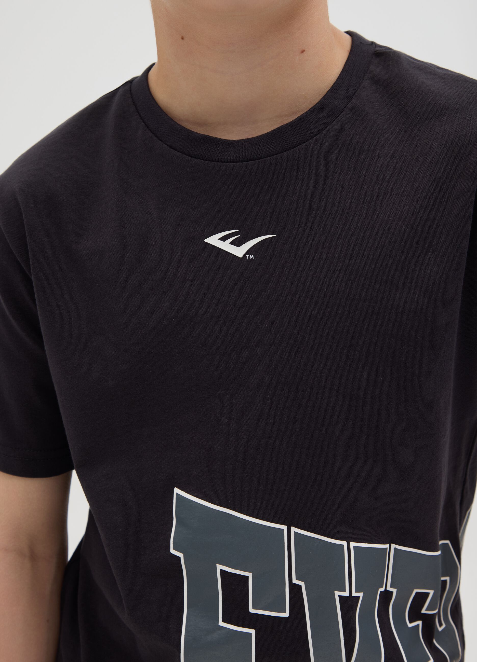 Black T-shirt in cotton with maxi logo print