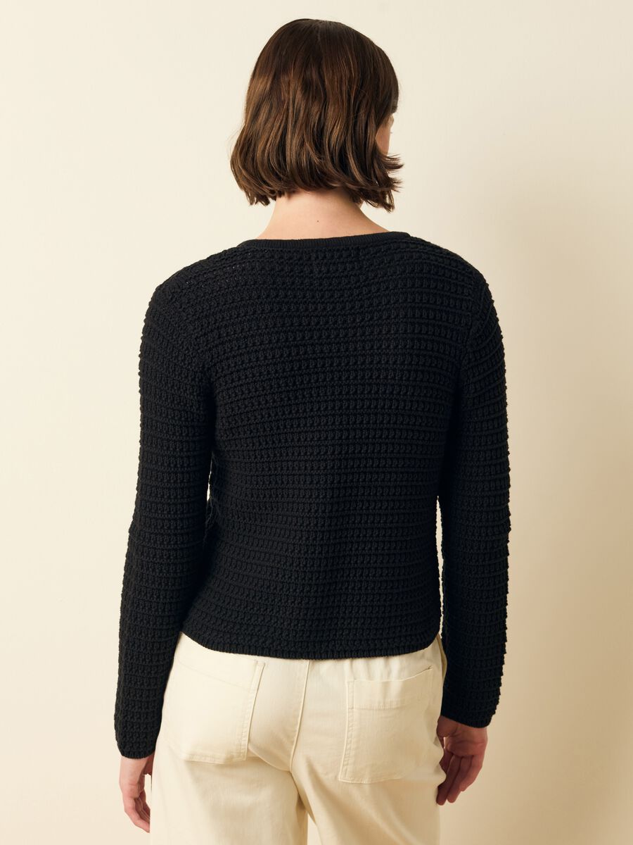 Knitted cardigan jacket with gold buttons_3