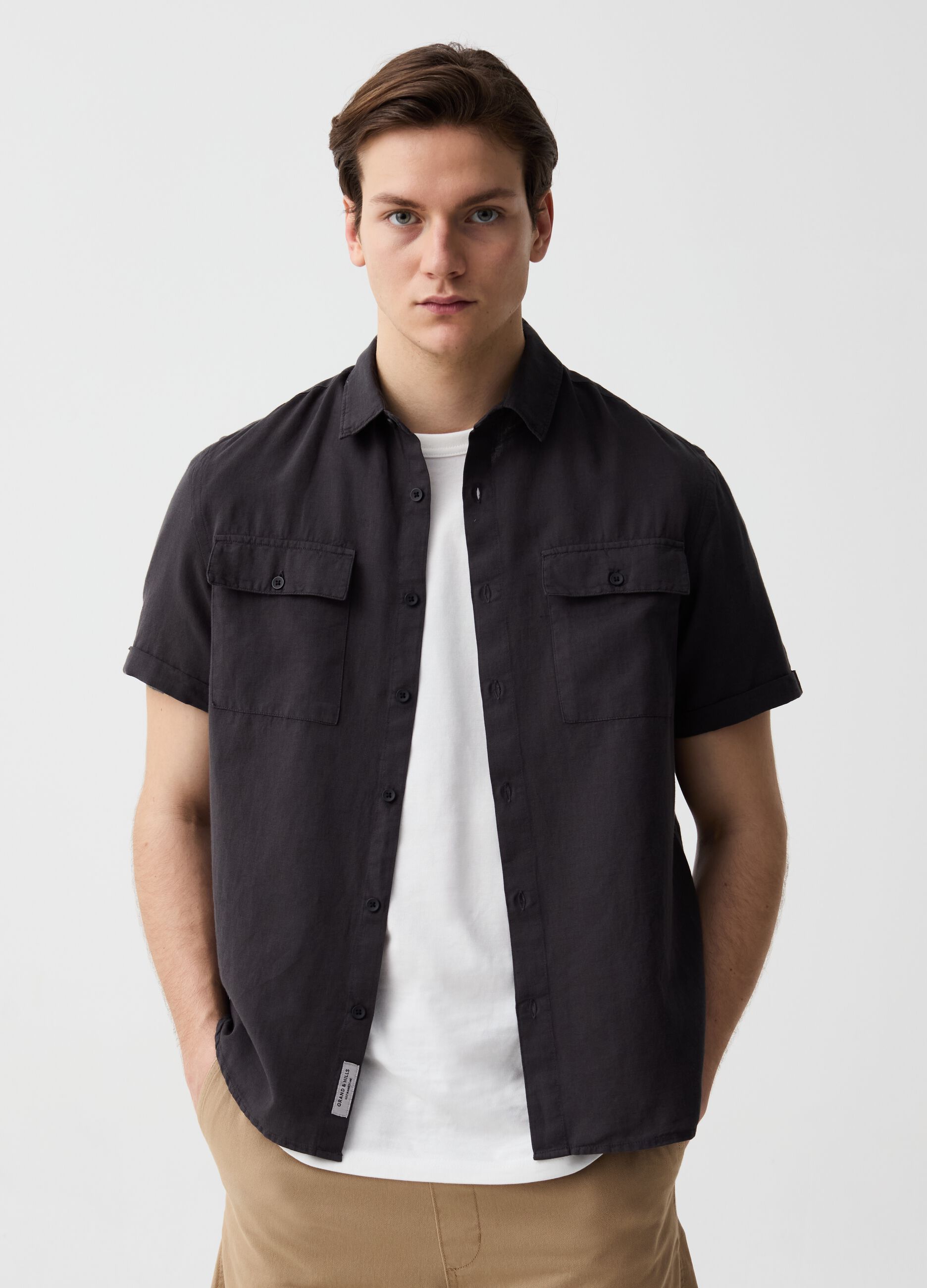 Cotton and linen shirt with short sleeves