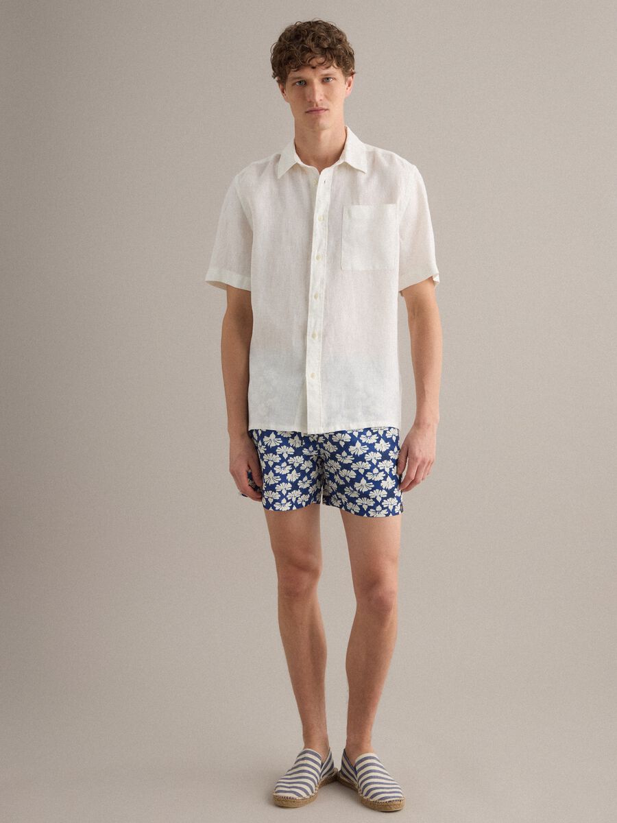 Boxer mare bianco e blu con fantasia floreale_0