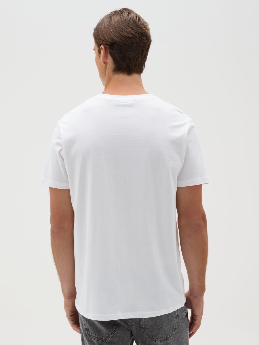Men's regular fit white cotton t-shirt with patches_3