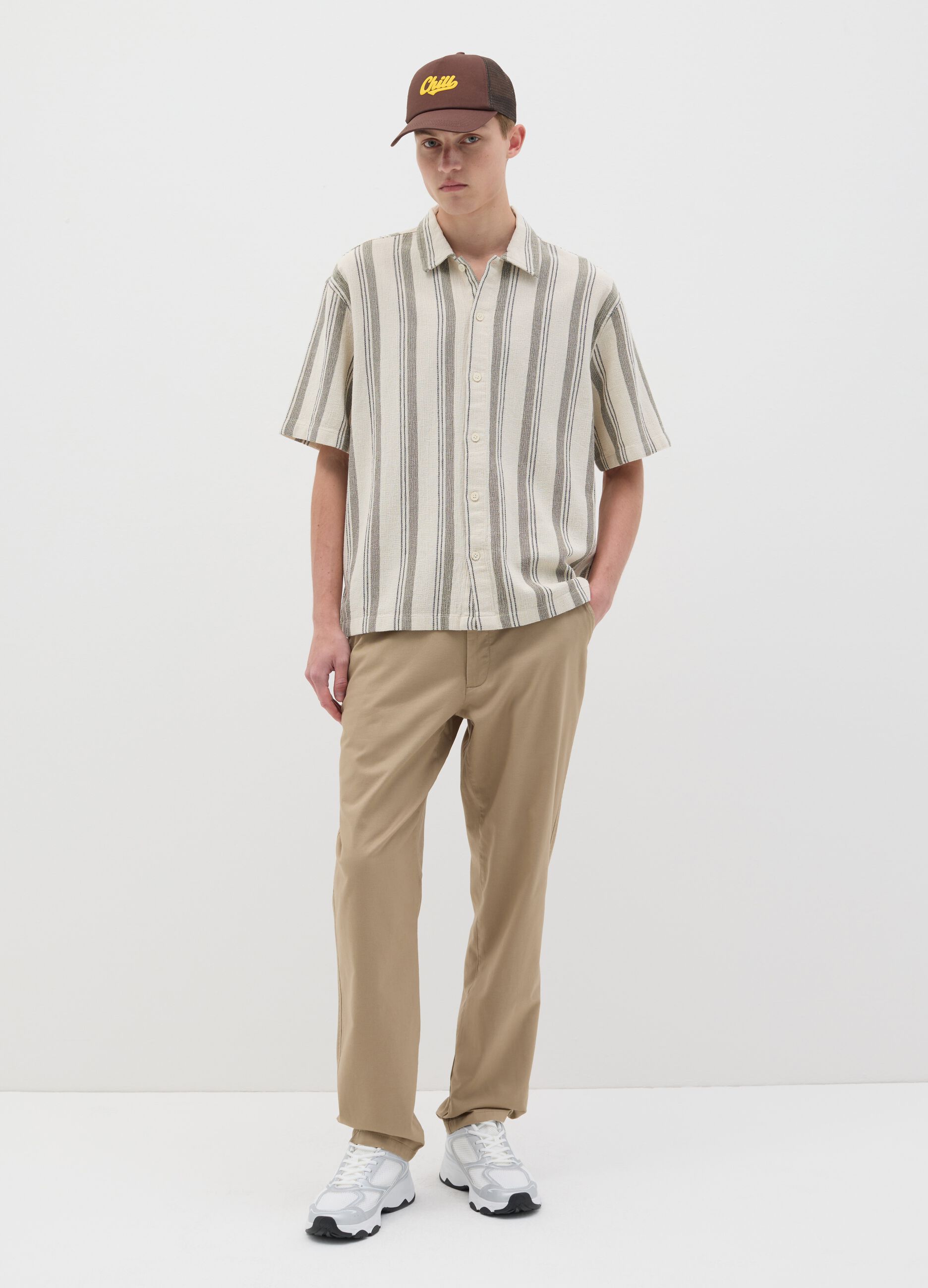 Pantalone relaxed fit in viscosa e lino beige