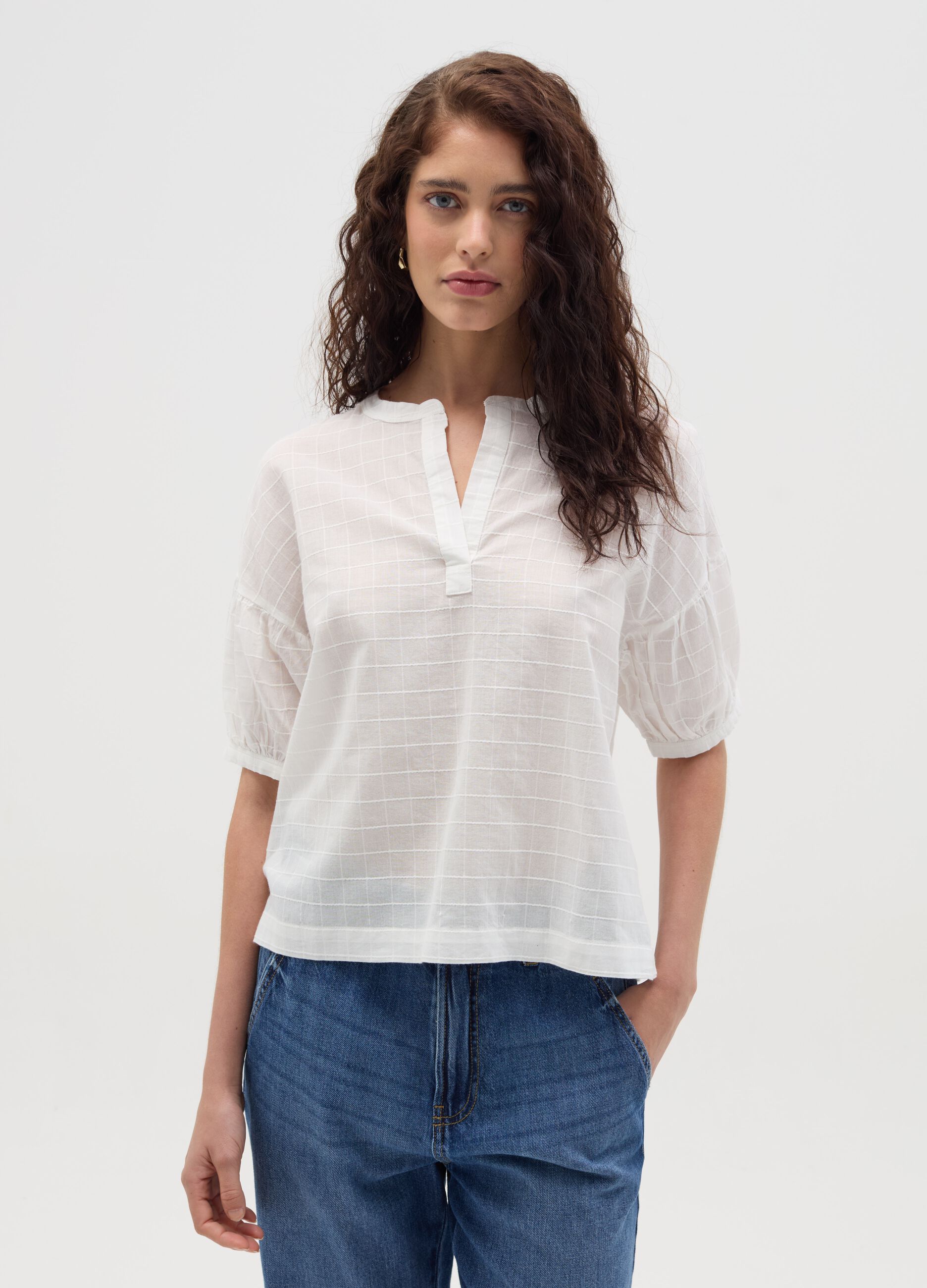 Blouse with raised stitching