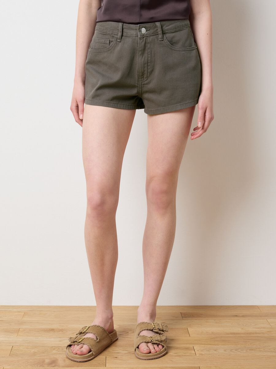 Women's grey cotton shorts in regular fit_1