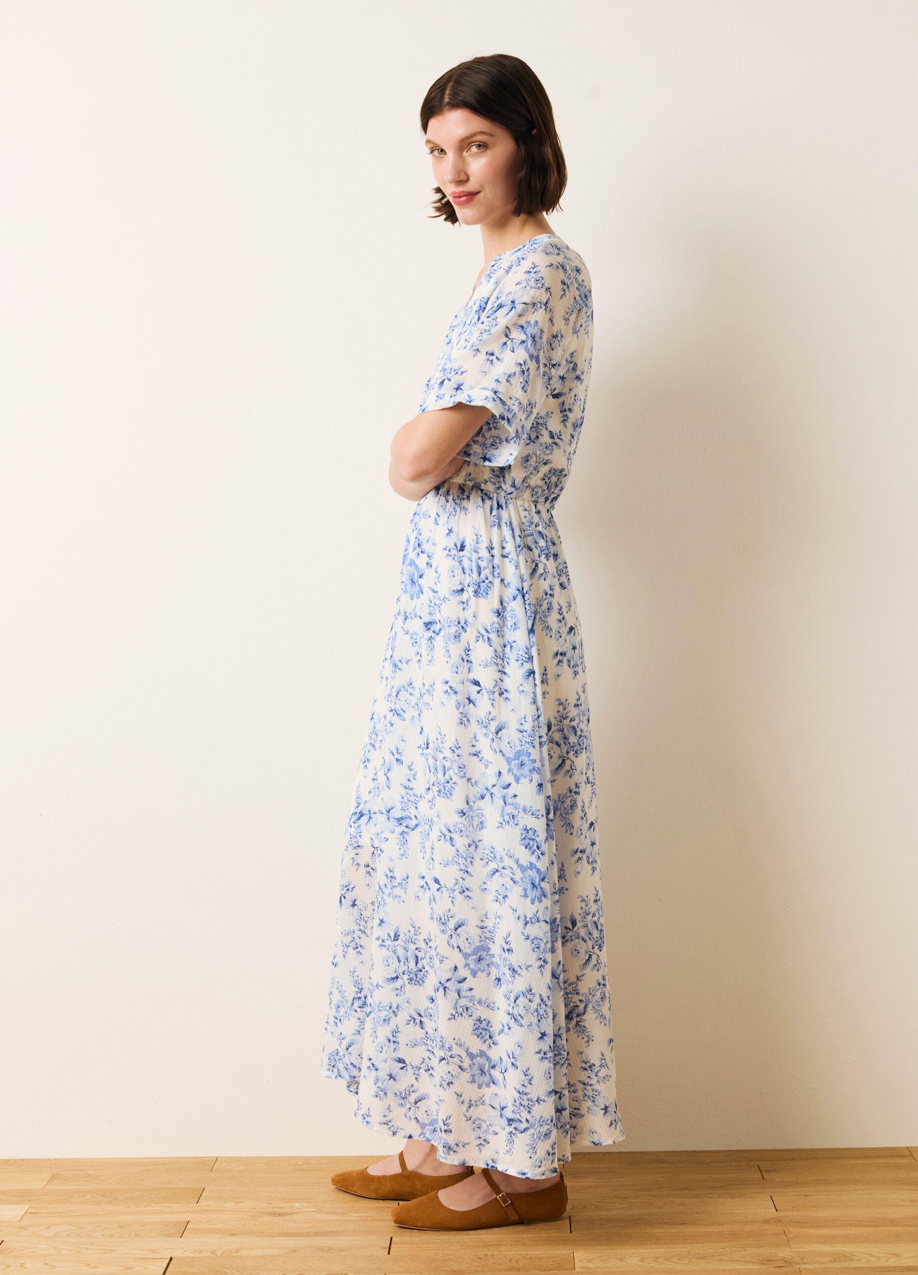 Long floral dress with V neck