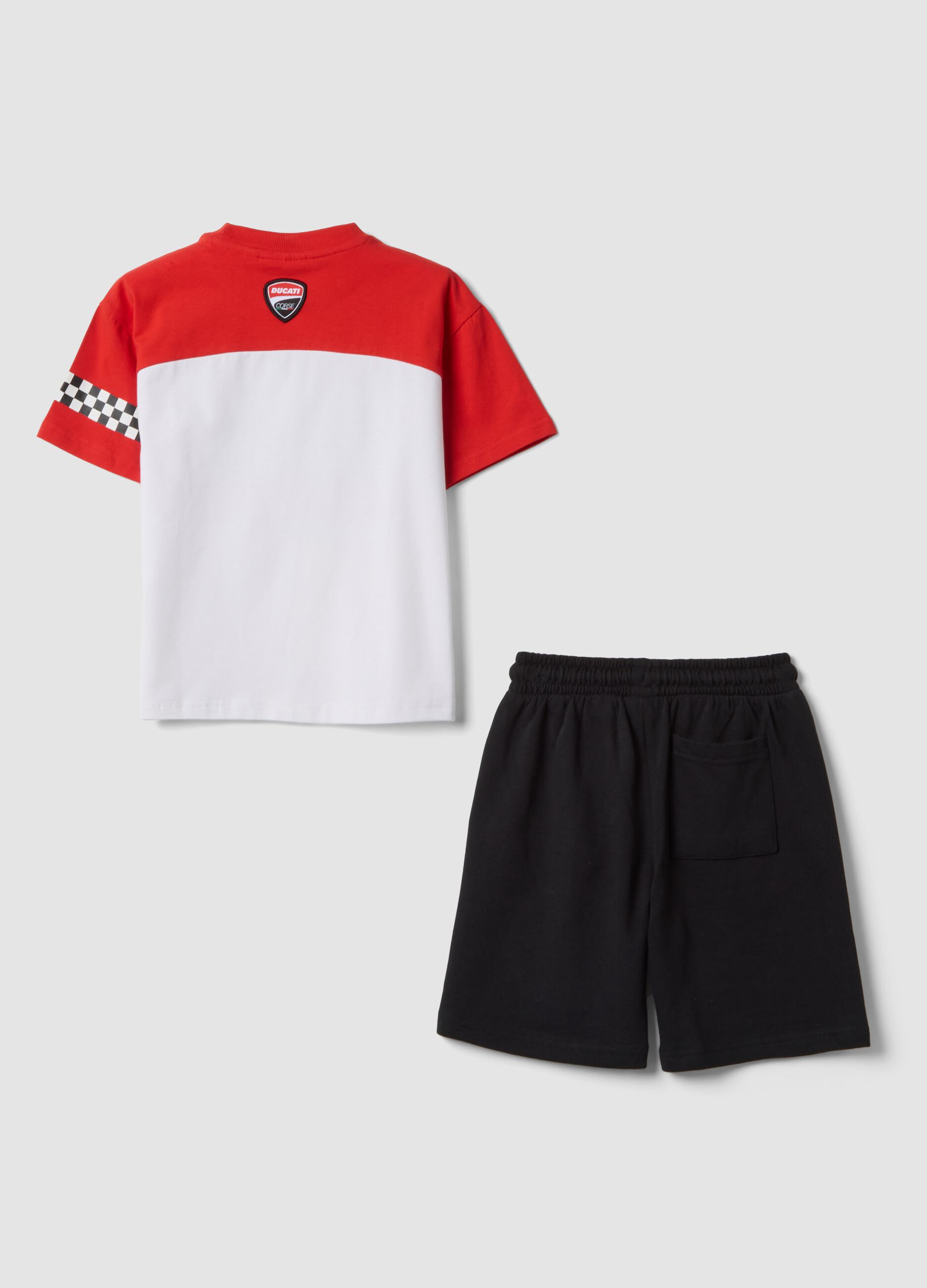 Completo rosso in cotone elasticizzato con t-shirt e shorts per bambino regular fit