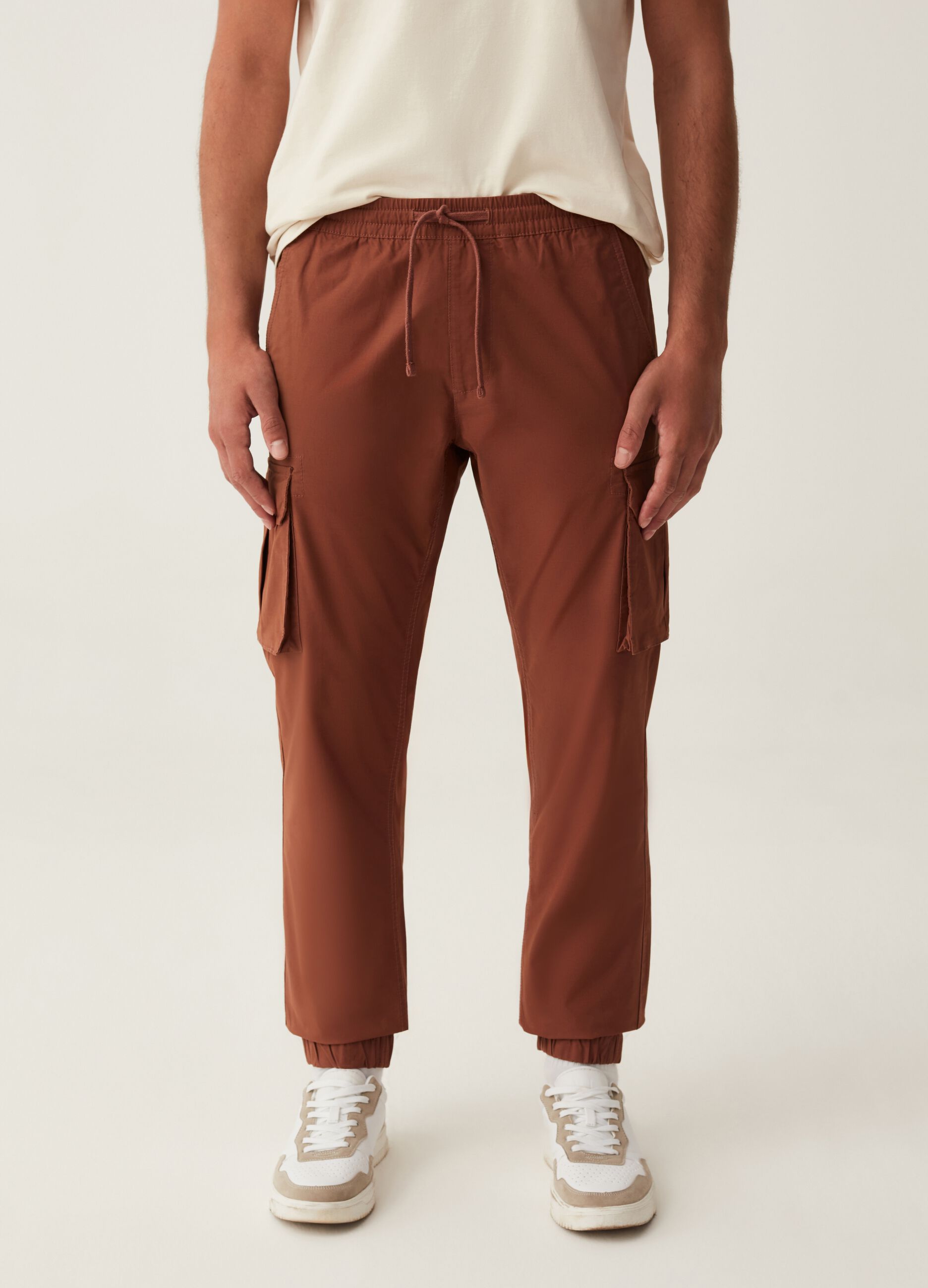 Pantalone cargo con coulisse_1