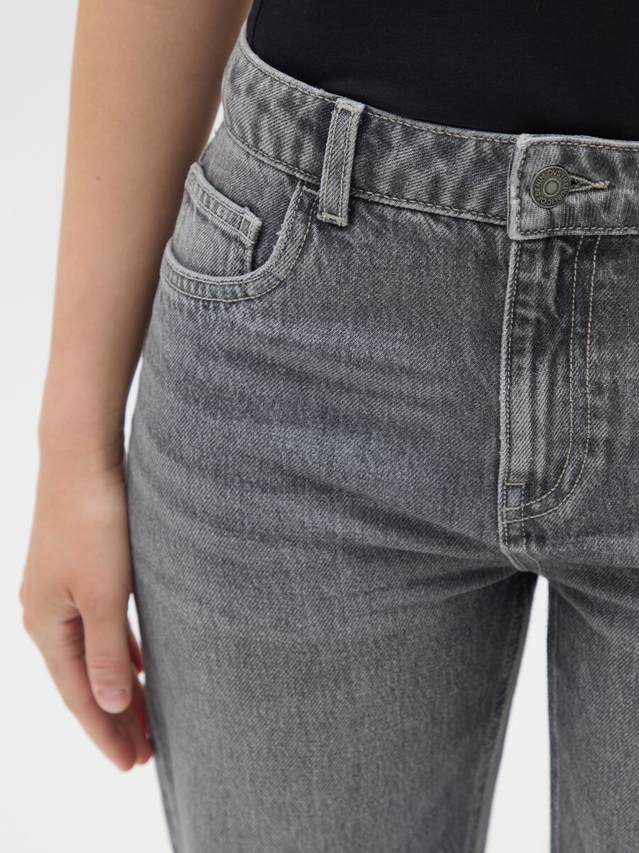 Grey Straight Denim Jeans_3