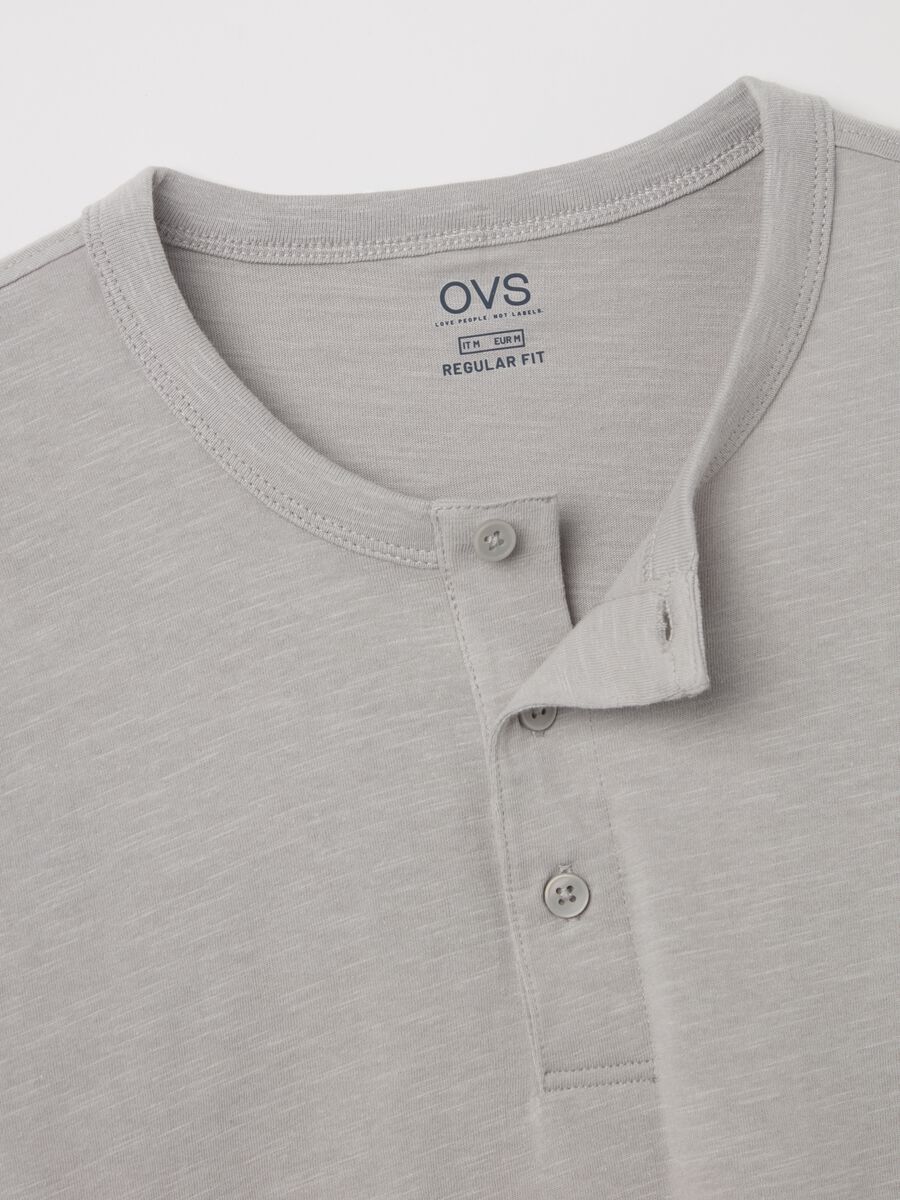 Cotton T-shirt with granddad neckline_5