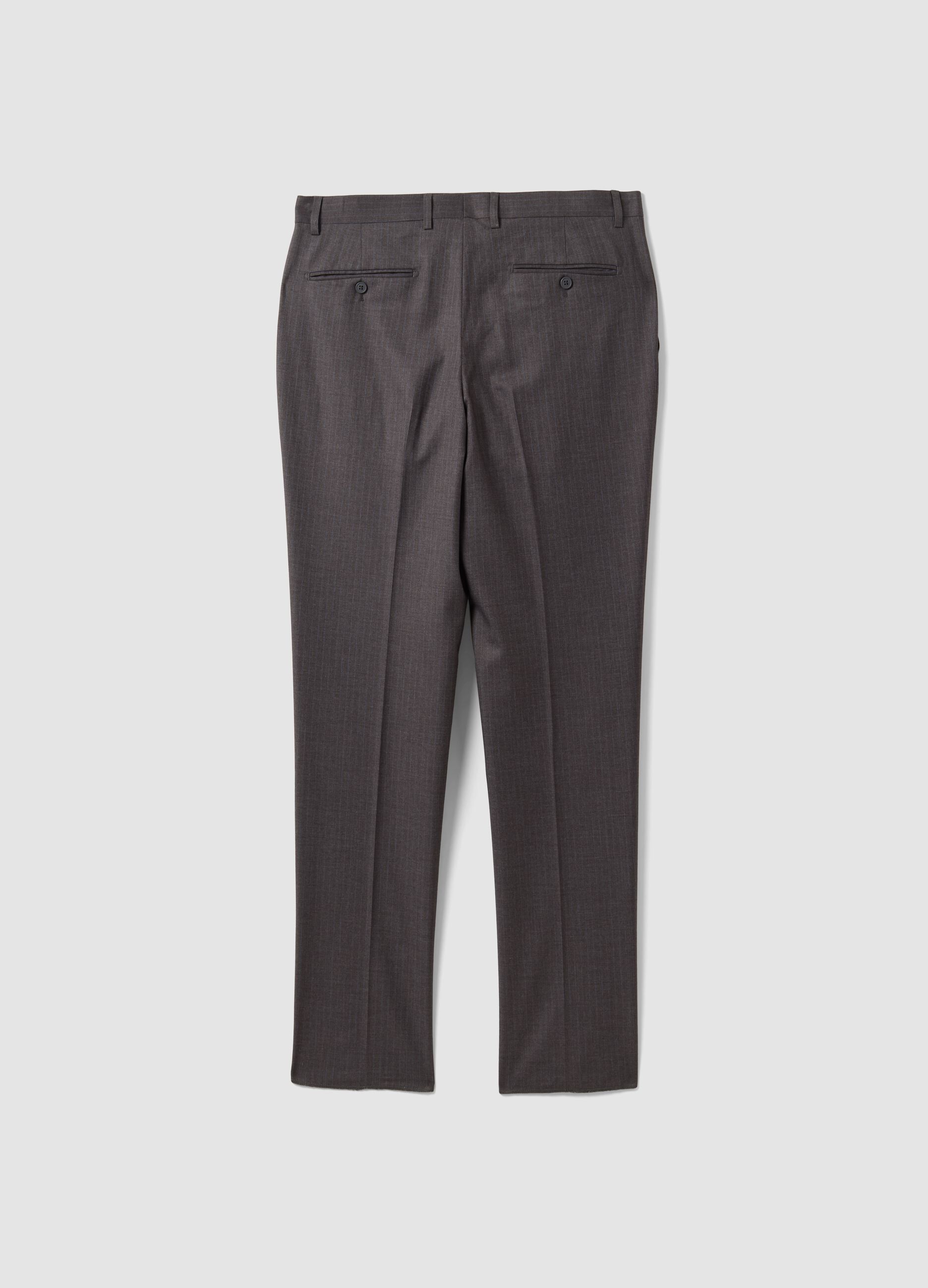 Abito completo grigio in viscosa elasticizzata con rever classico