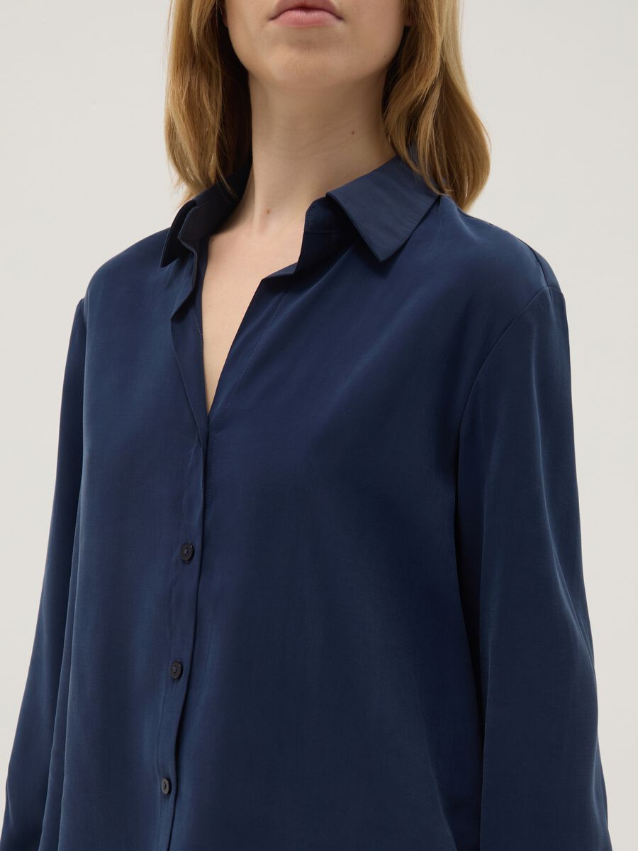 Camicia a maniche lunghe in misto viscosa blu regular fit_3