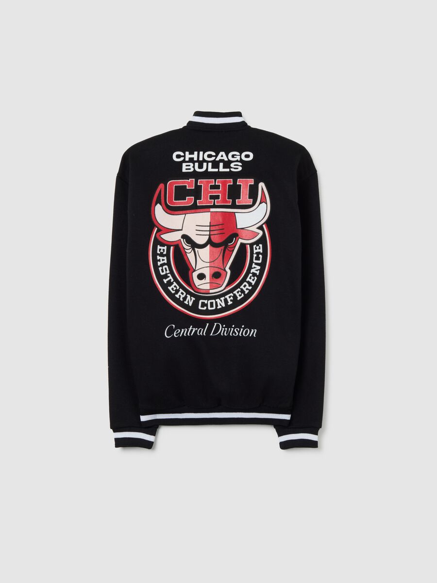 Black cotton blend kids' regular fit hoodie with Chicago Bulls logo_1