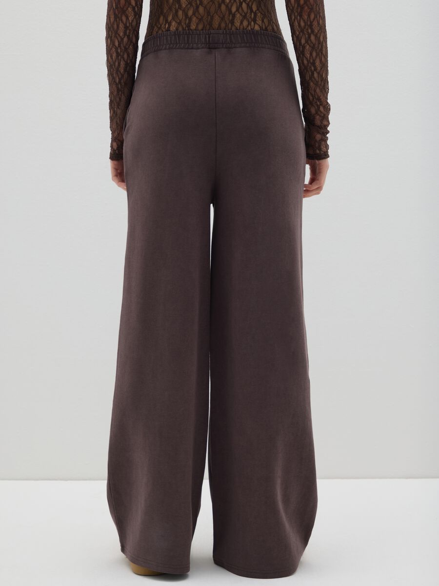 Brown stretch cotton trousers with oversized fit_2
