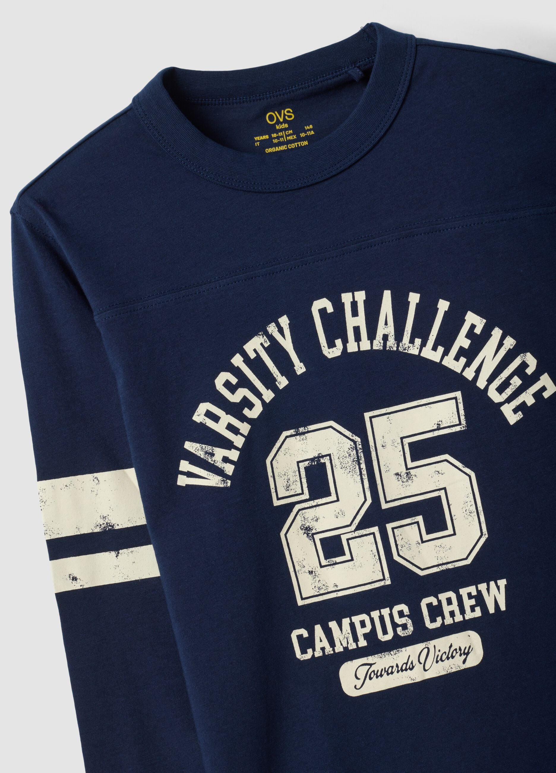 T-shirt blu in puro cotone organico con stampa college per ragazzo