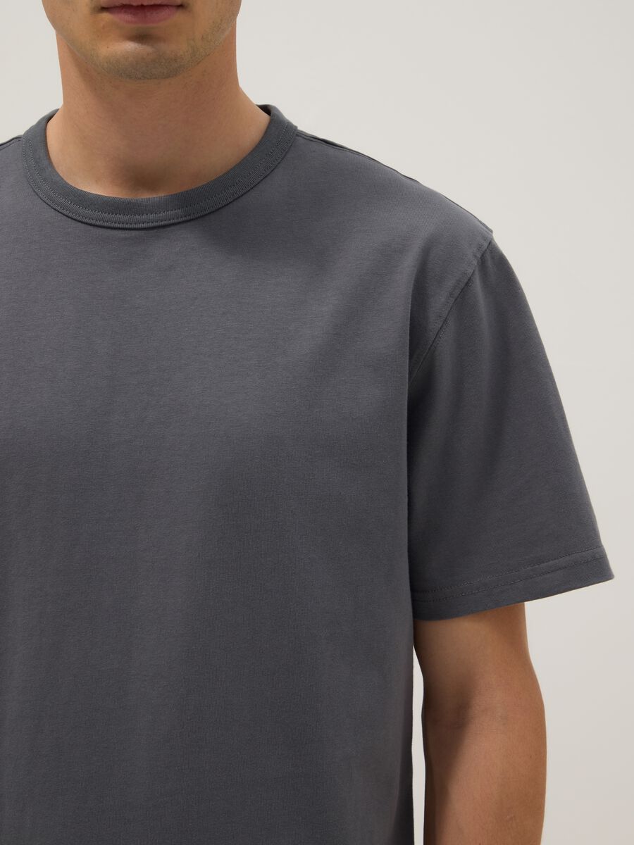 T-shirt girocollo in puro cotone grigio relaxed fit_3