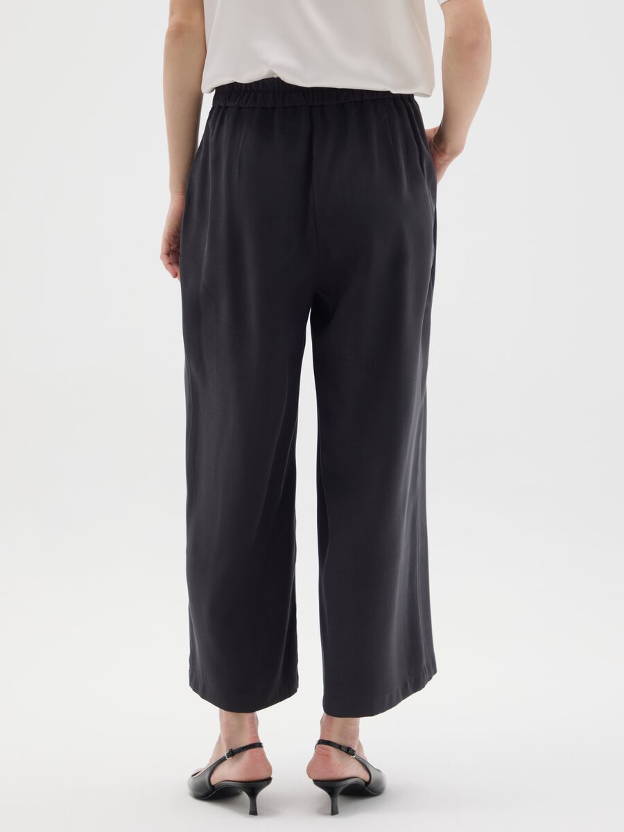 Pantaloni culotte in viscosa neri wide leg_2