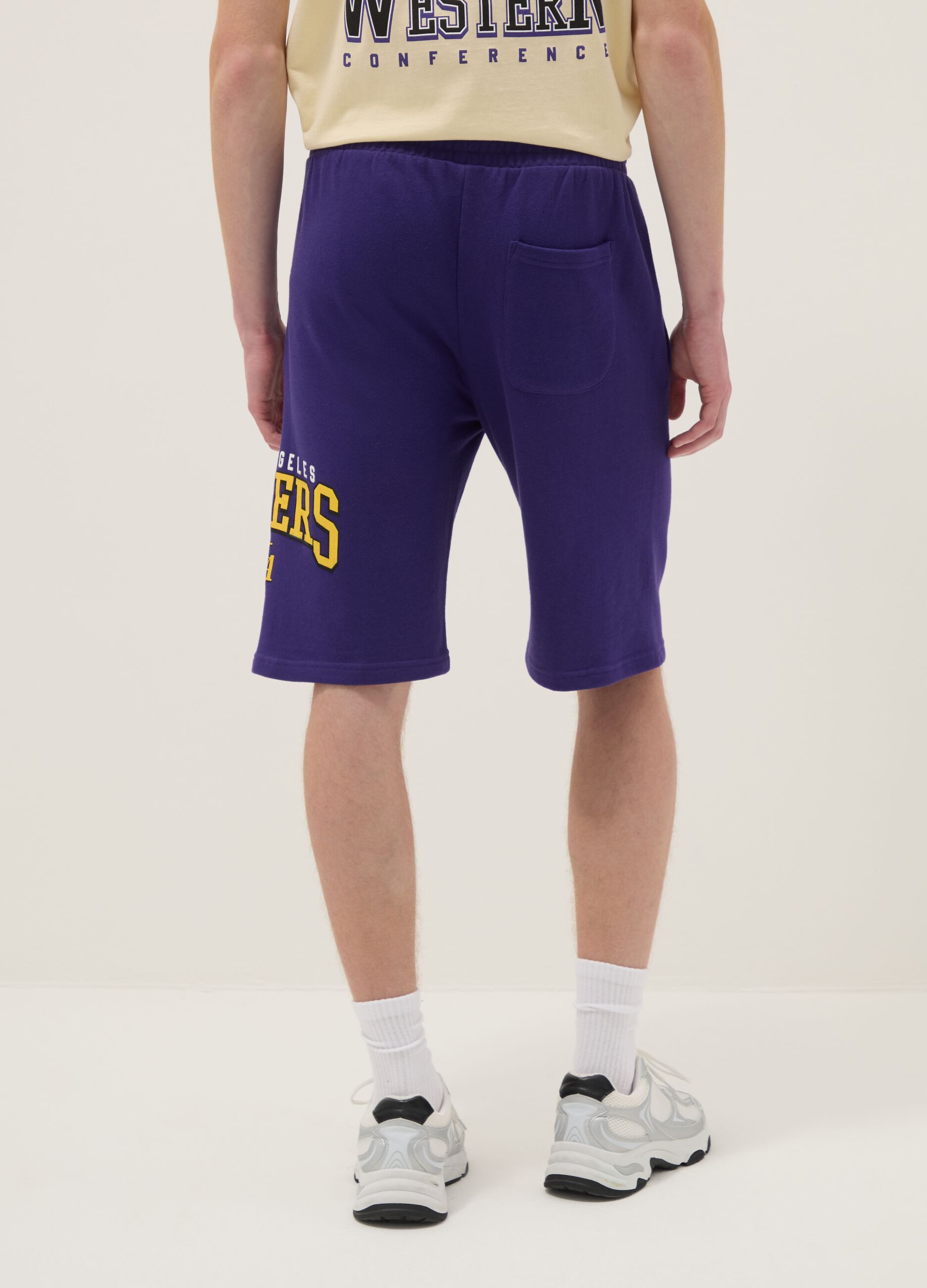 Shorts in misto cotone viola con stampe Los Angeles Lakers