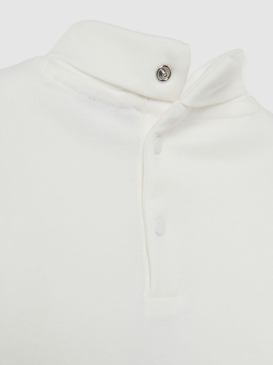 Maglia bianca da bimbo a collo alto in puro cotone regular fit_3