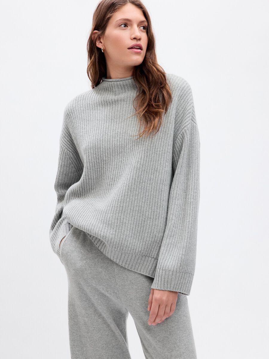 Oversized pullover with slits_0