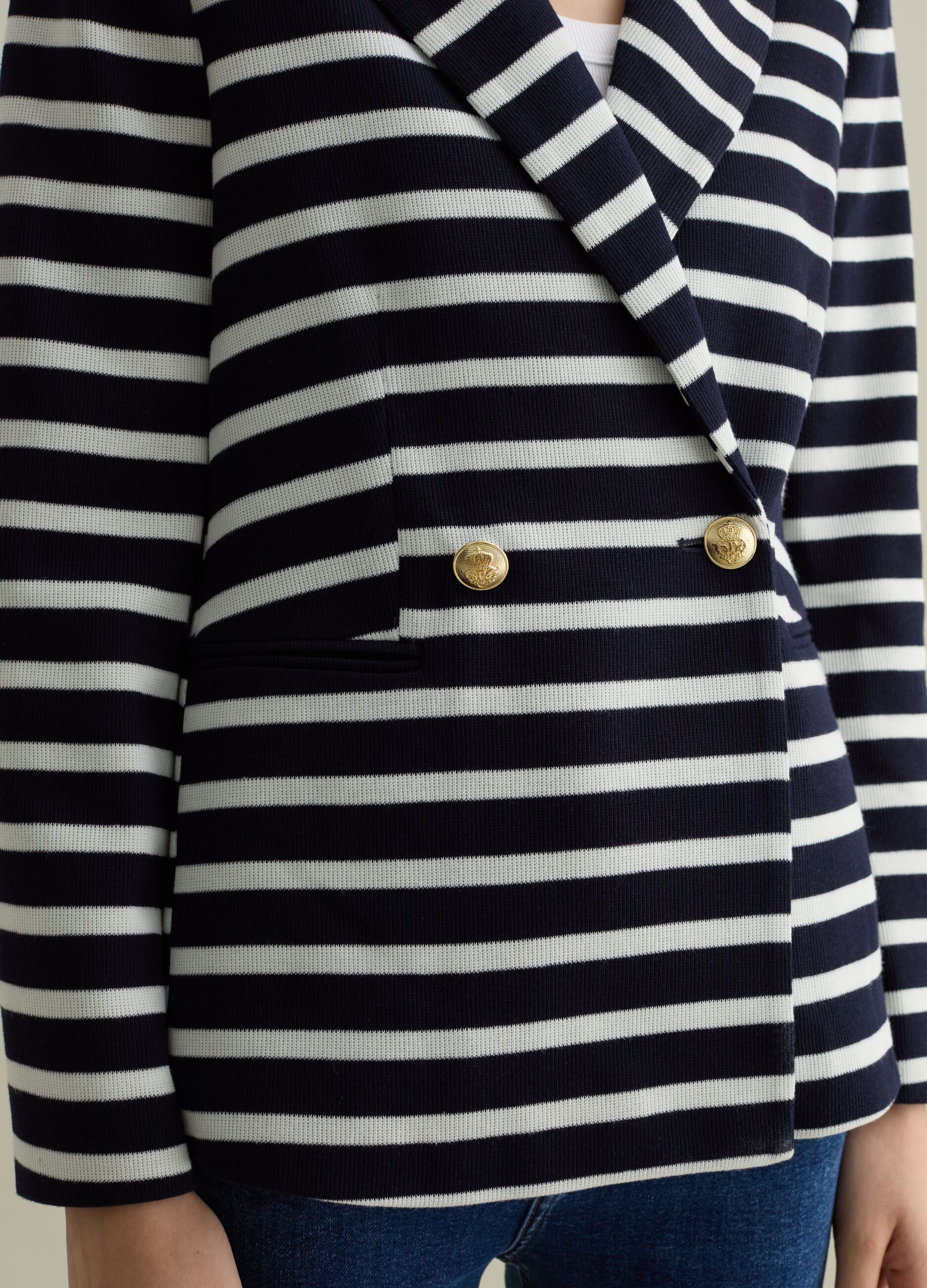 Blazer doppiopetto in maglia con bottoni dorati