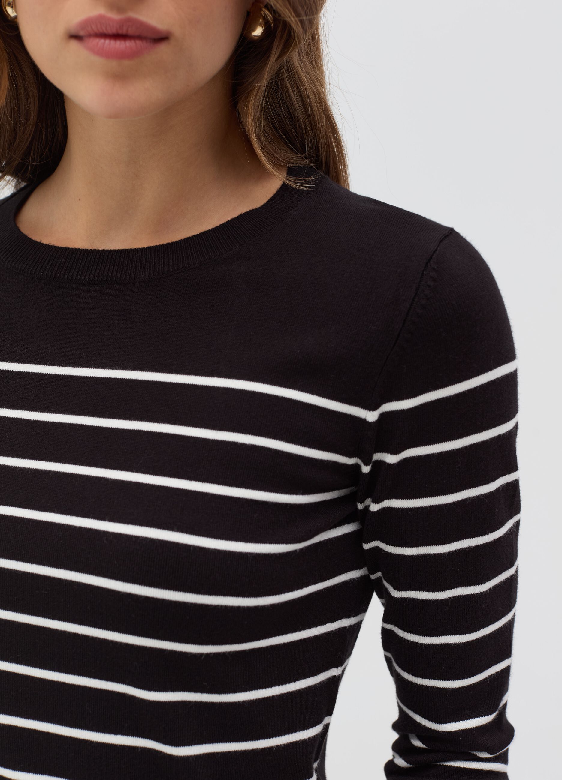 Long-sleeved top with striped pattern