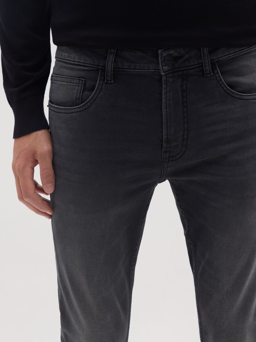 Jeans neri super skinny in cotone elasticizzato_3