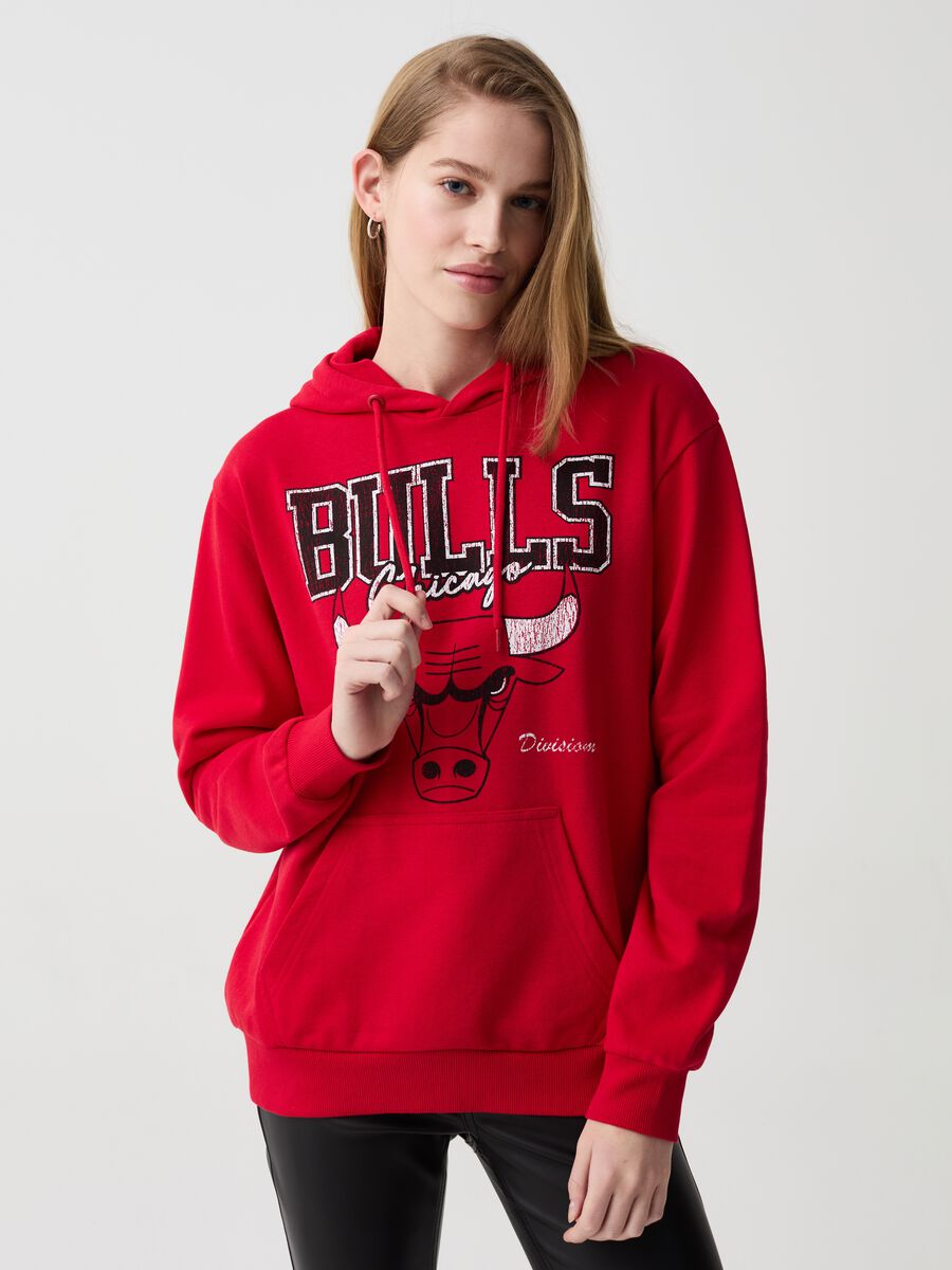 Sweatshirt with NBA Chicago Bulls print and hood_0