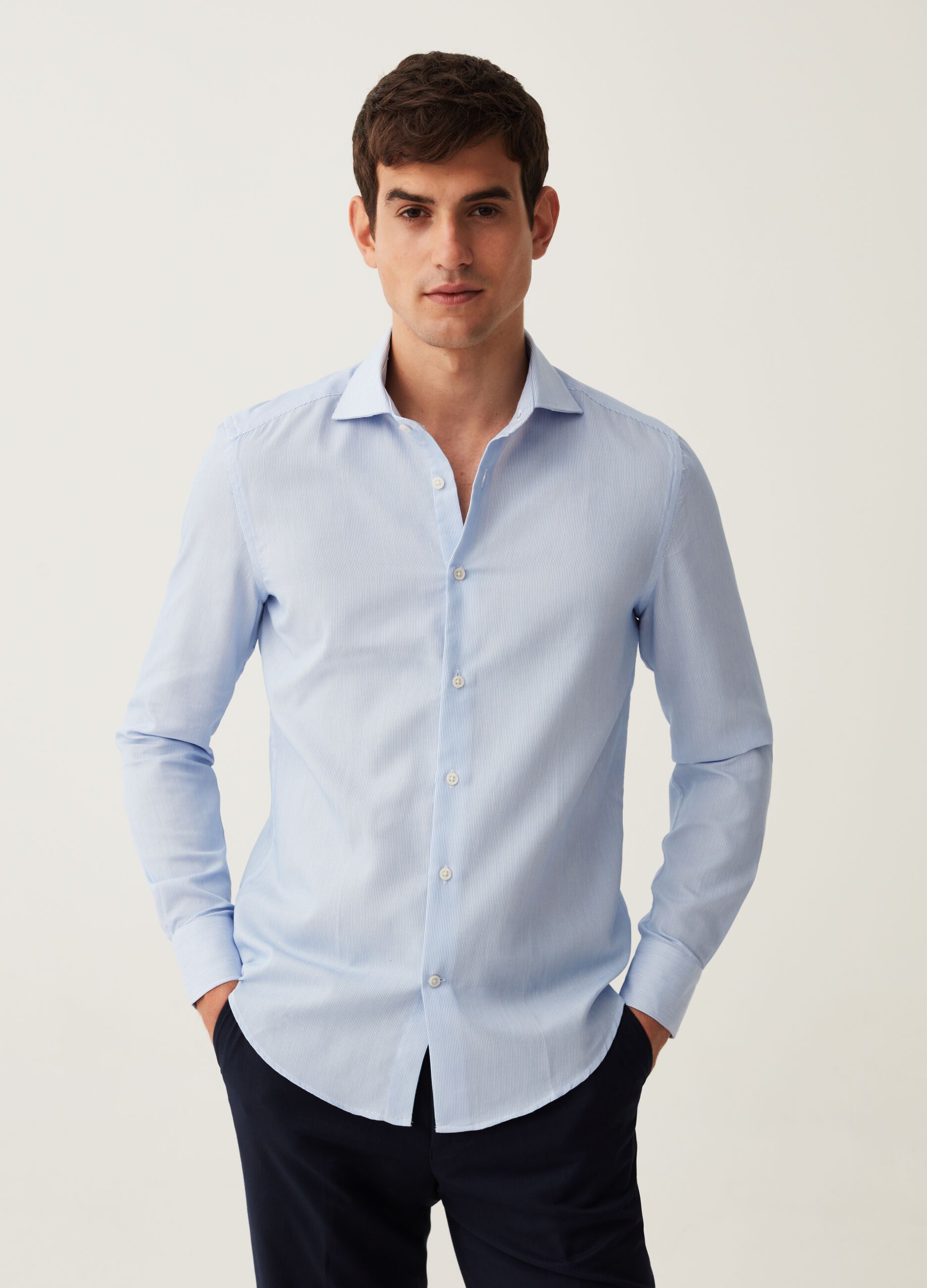 Camicia slim fit a righe sottili_1