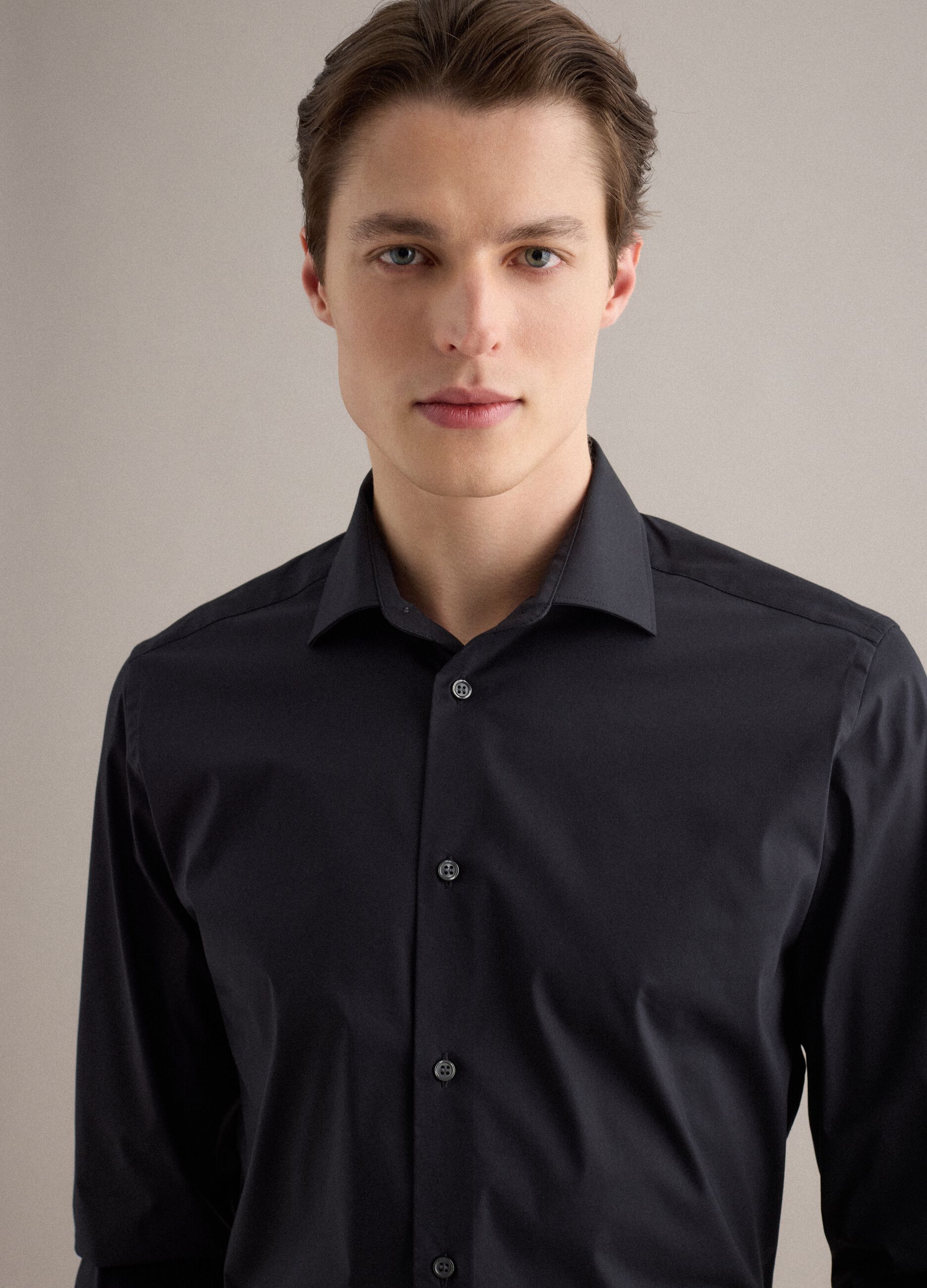 Camicia in cotone elasticizzato nera slim fit