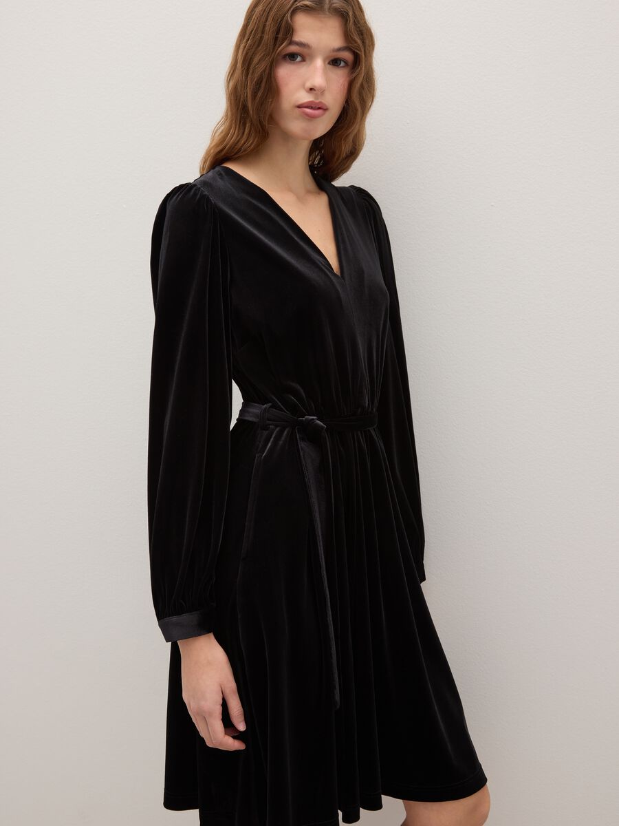 Black regular fit dress with belt_2