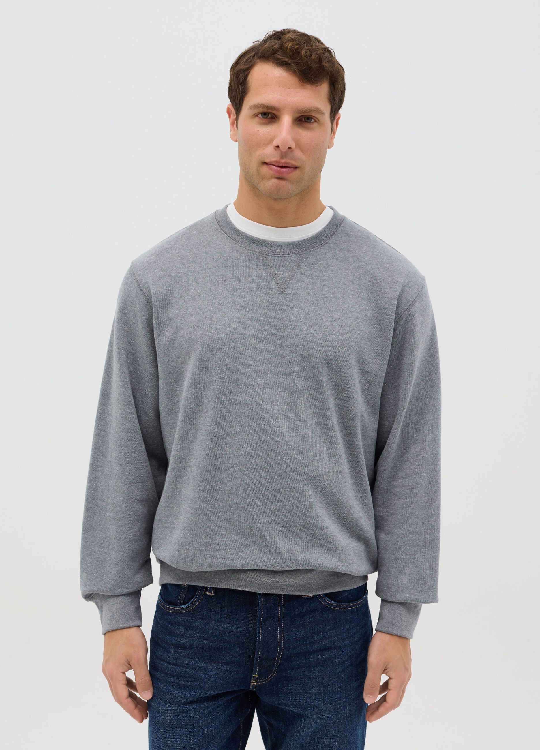 Oversized sweatshirt with round neck