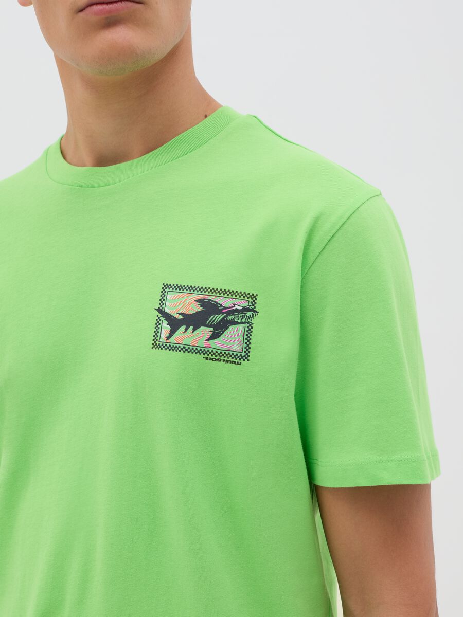 Green T-shirt with graphic print_3