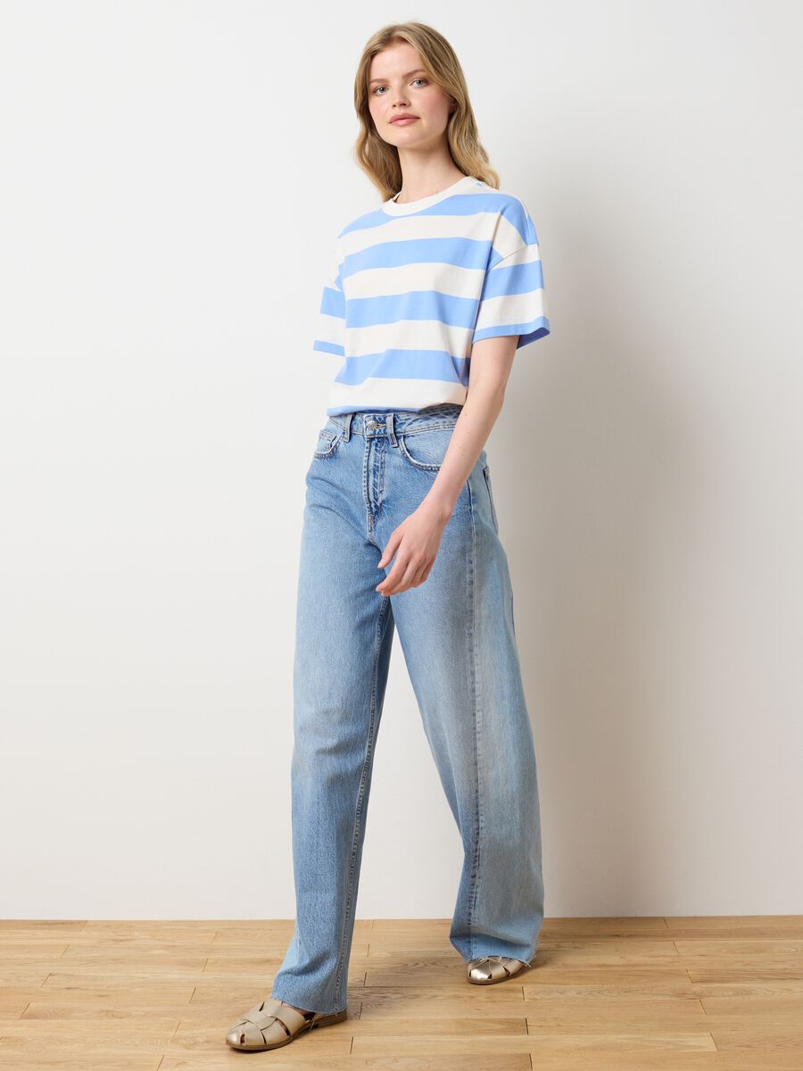 Blue and white striped T-shirt in organic cotton_0