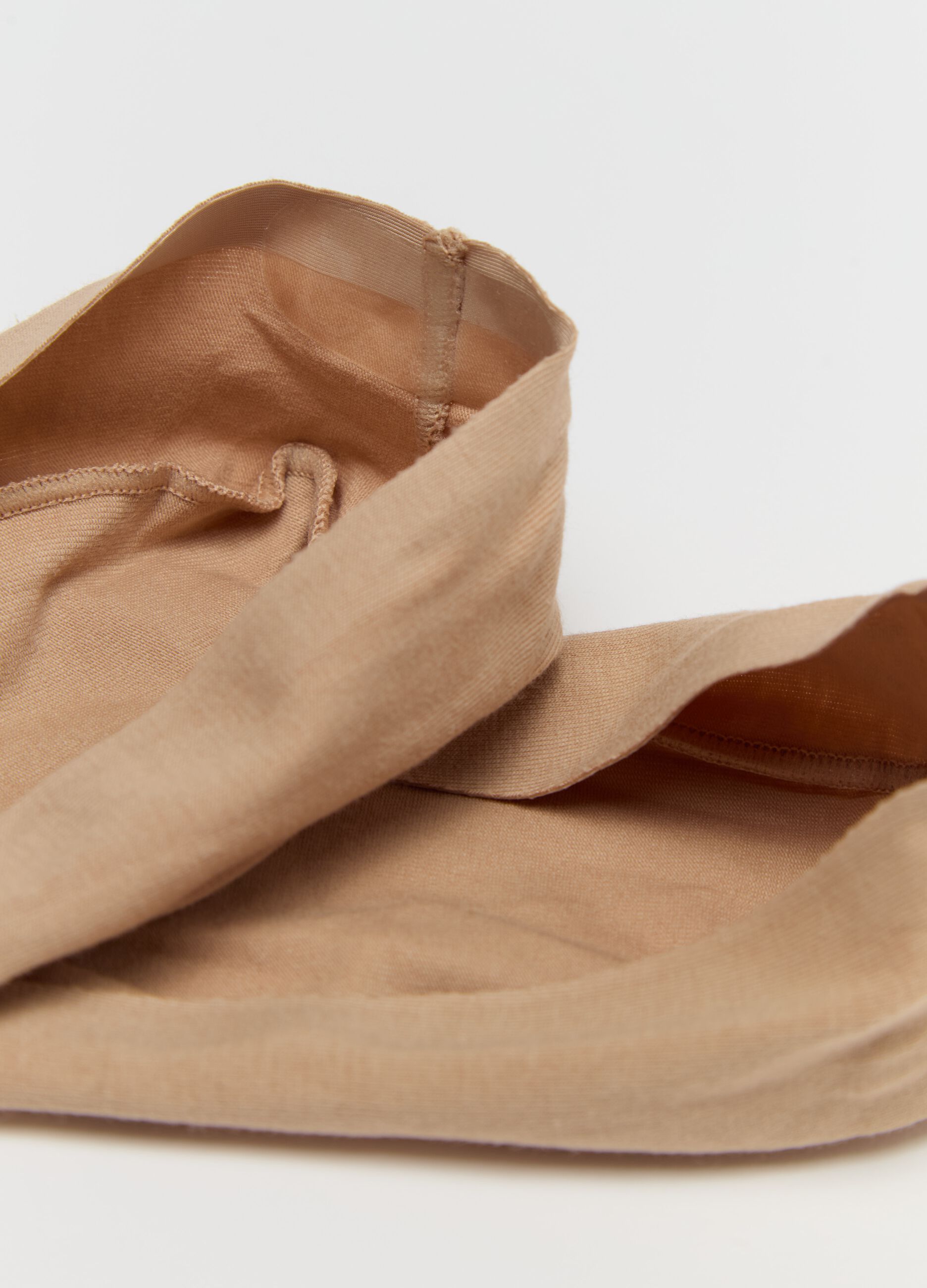 Two-pack shoe liners with laser cut