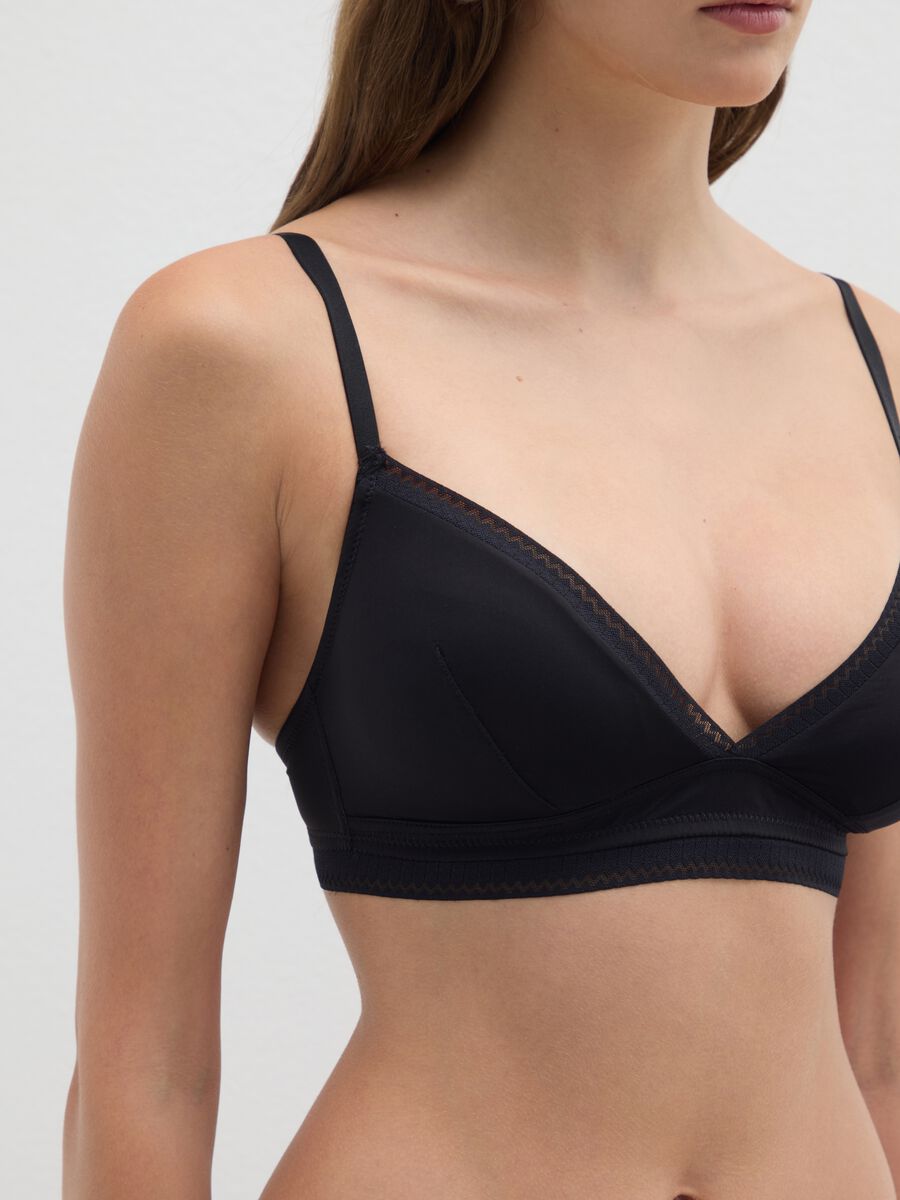 Black Bra in Stretch Fabric_3
