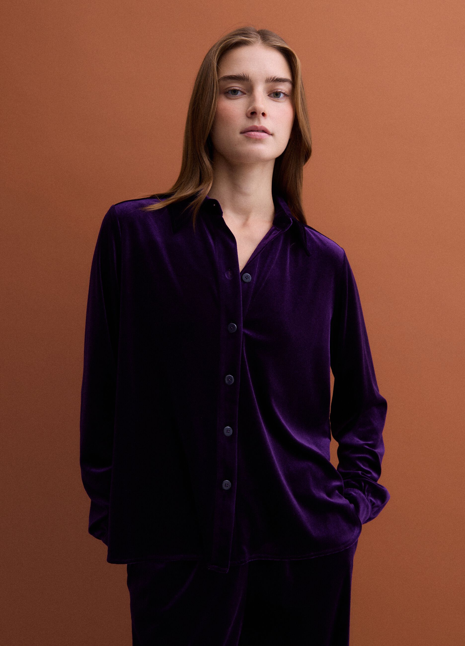Purple regular-fit stretch shirt with velvet-effect finish