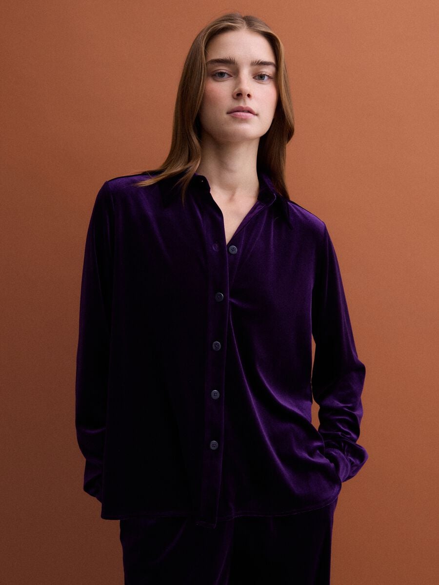 Camicia viola in tessuto elasticizzato regular fit effetto velluto_0