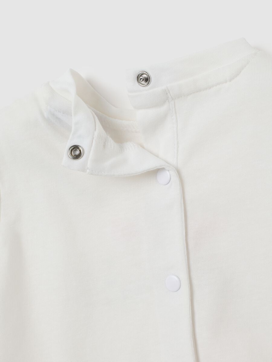 Body da neonata in puro cotone bianco con ruches_3