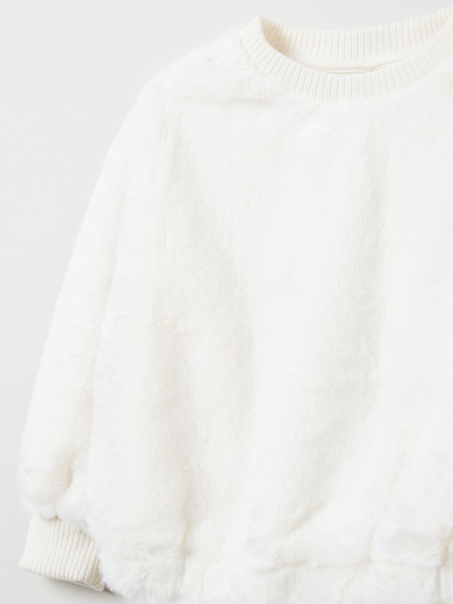 Faux fur sweatshirt_2