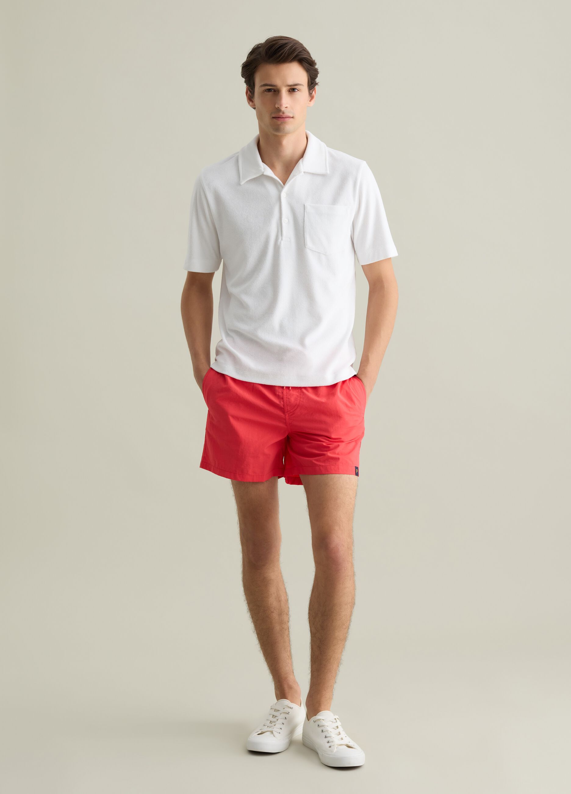 Men’s regular-fit swim boxers in red blend with elastic waist